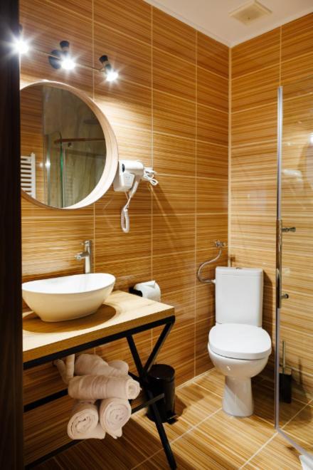 Готель La Coltul Castelului Bran Boutique Екстер'єр фото