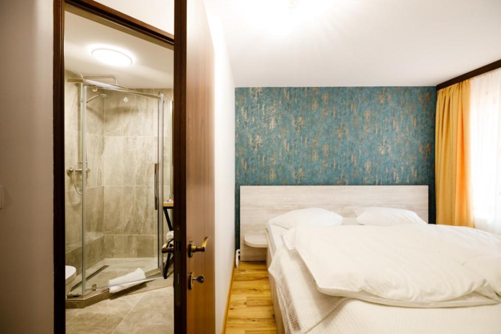 Готель La Coltul Castelului Bran Boutique Екстер'єр фото