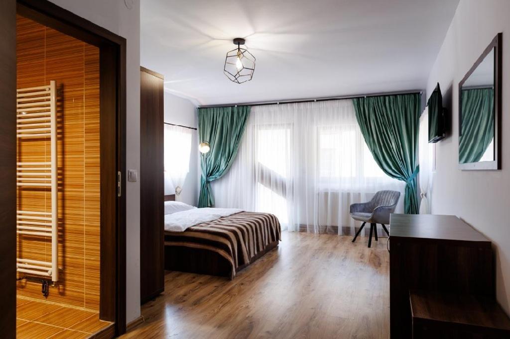 Готель La Coltul Castelului Bran Boutique Екстер'єр фото