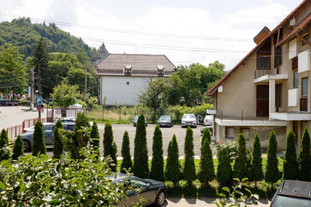 Готель La Coltul Castelului Bran Boutique Екстер'єр фото
