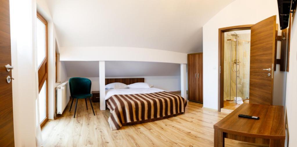 Готель La Coltul Castelului Bran Boutique Екстер'єр фото