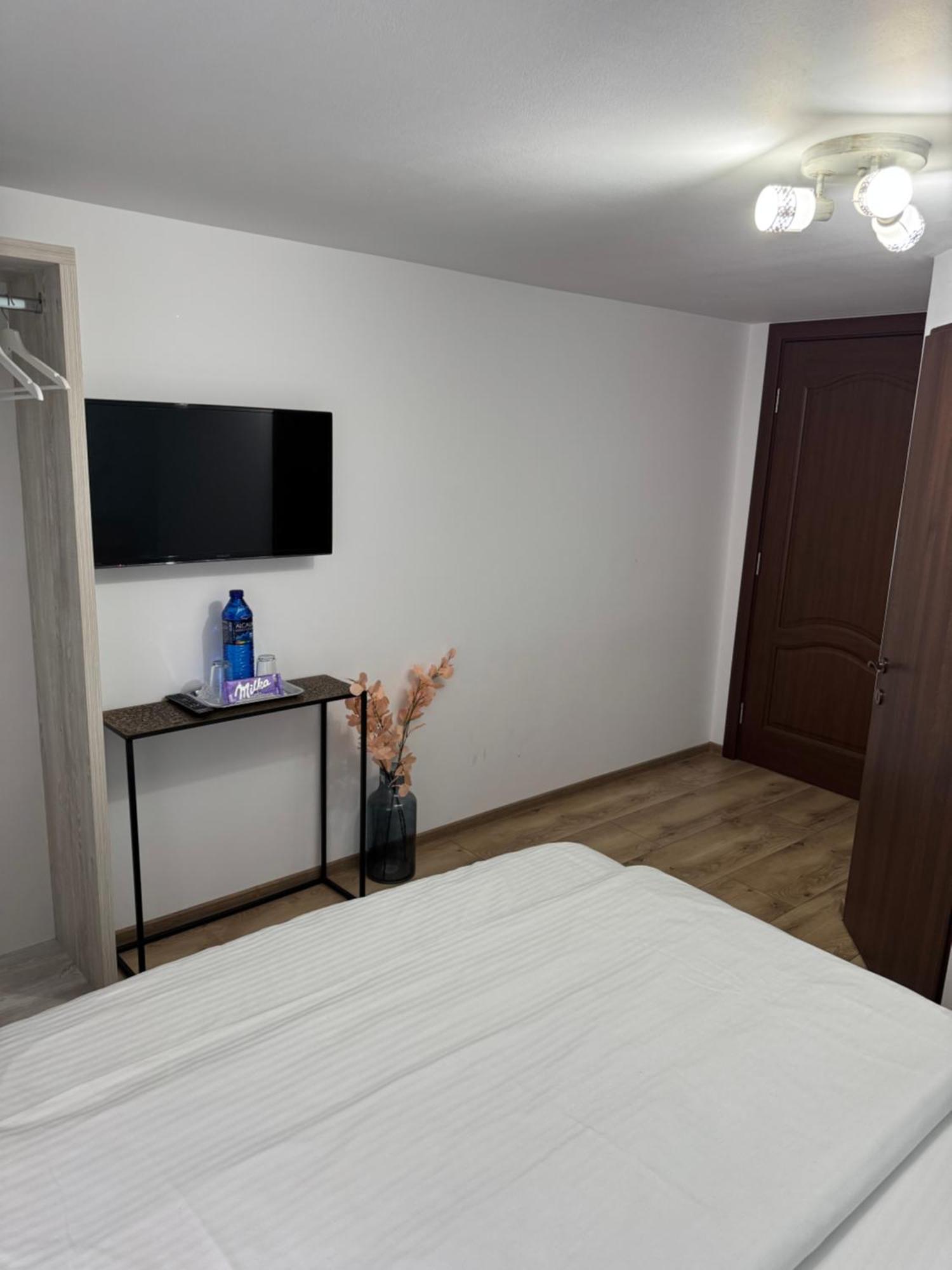 Готель La Coltul Castelului Bran Boutique Екстер'єр фото