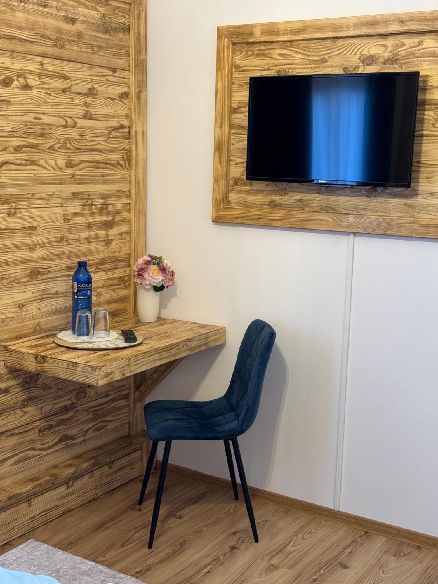 Готель La Coltul Castelului Bran Boutique Екстер'єр фото