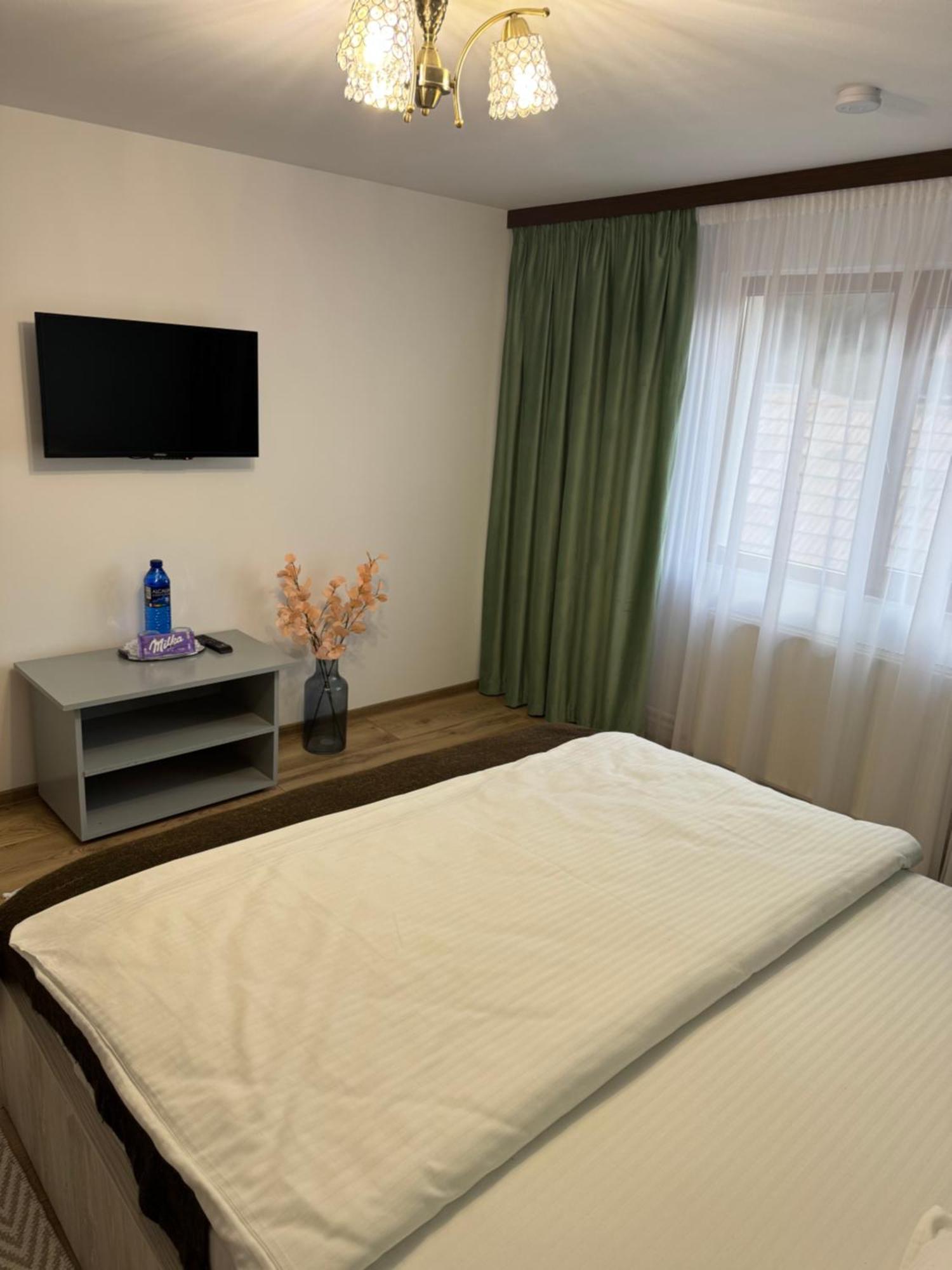 Готель La Coltul Castelului Bran Boutique Екстер'єр фото