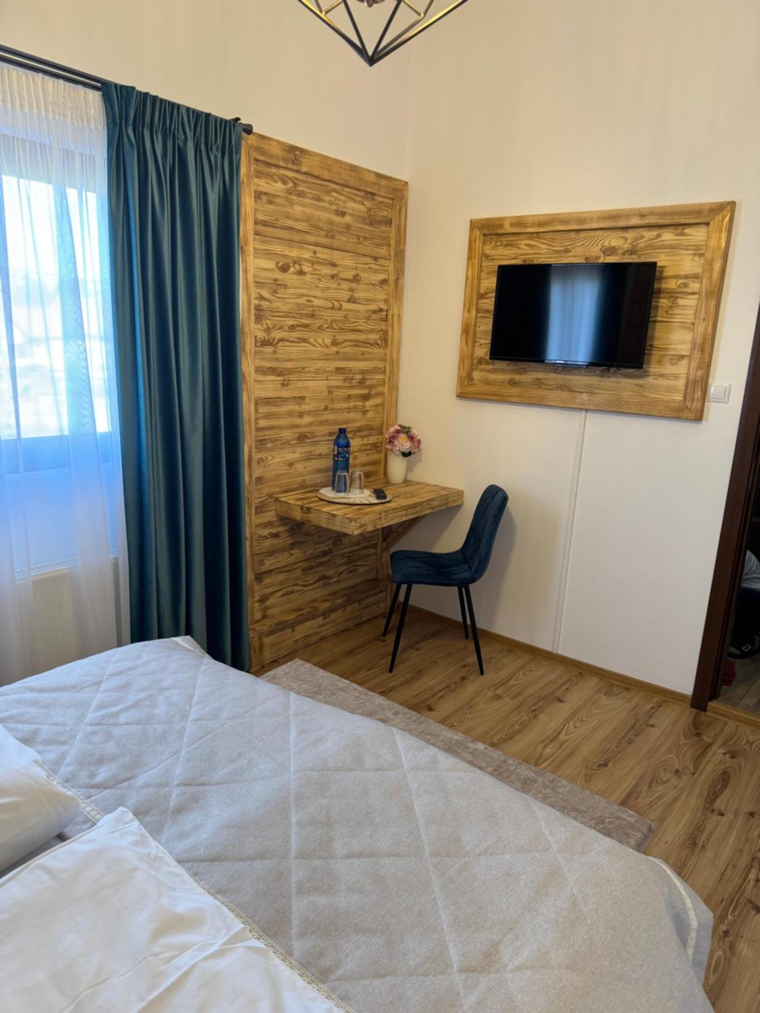Готель La Coltul Castelului Bran Boutique Екстер'єр фото
